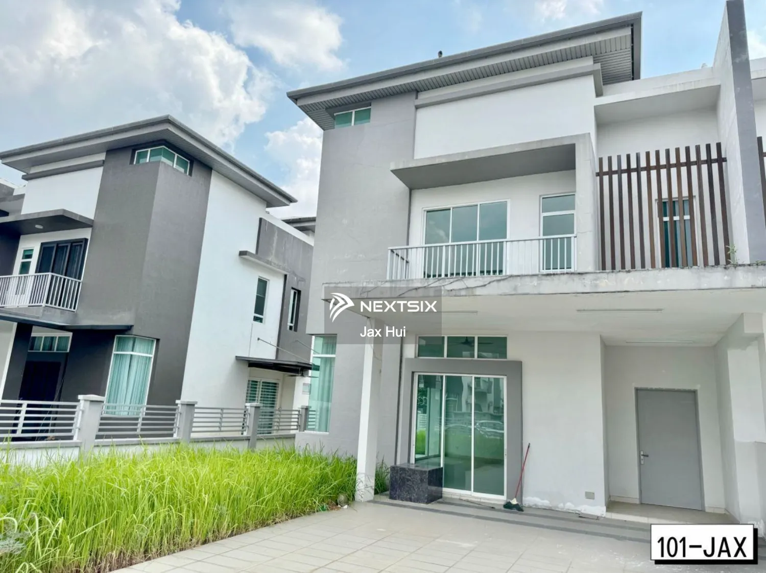 Semi-detached House For Sale in Klang Selangor
