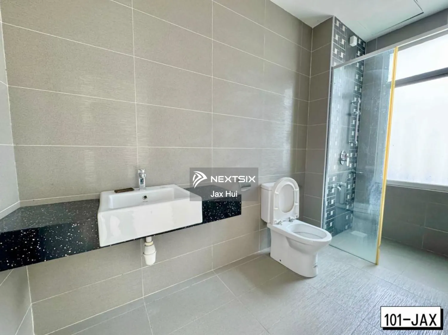 Semi-detached House For Sale in Klang Selangor - Image 12