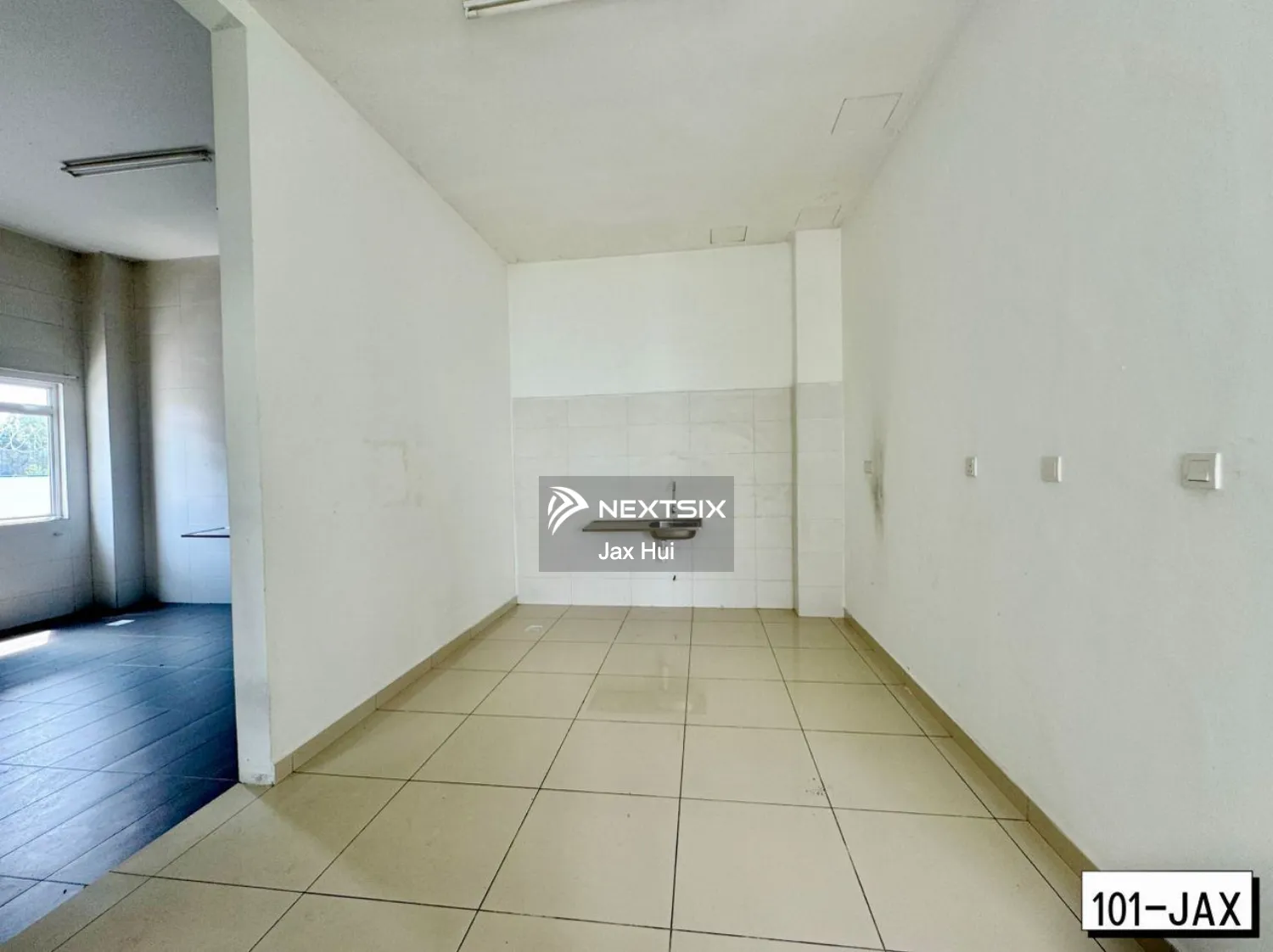 Semi-detached House For Sale in Klang Selangor - Image 5