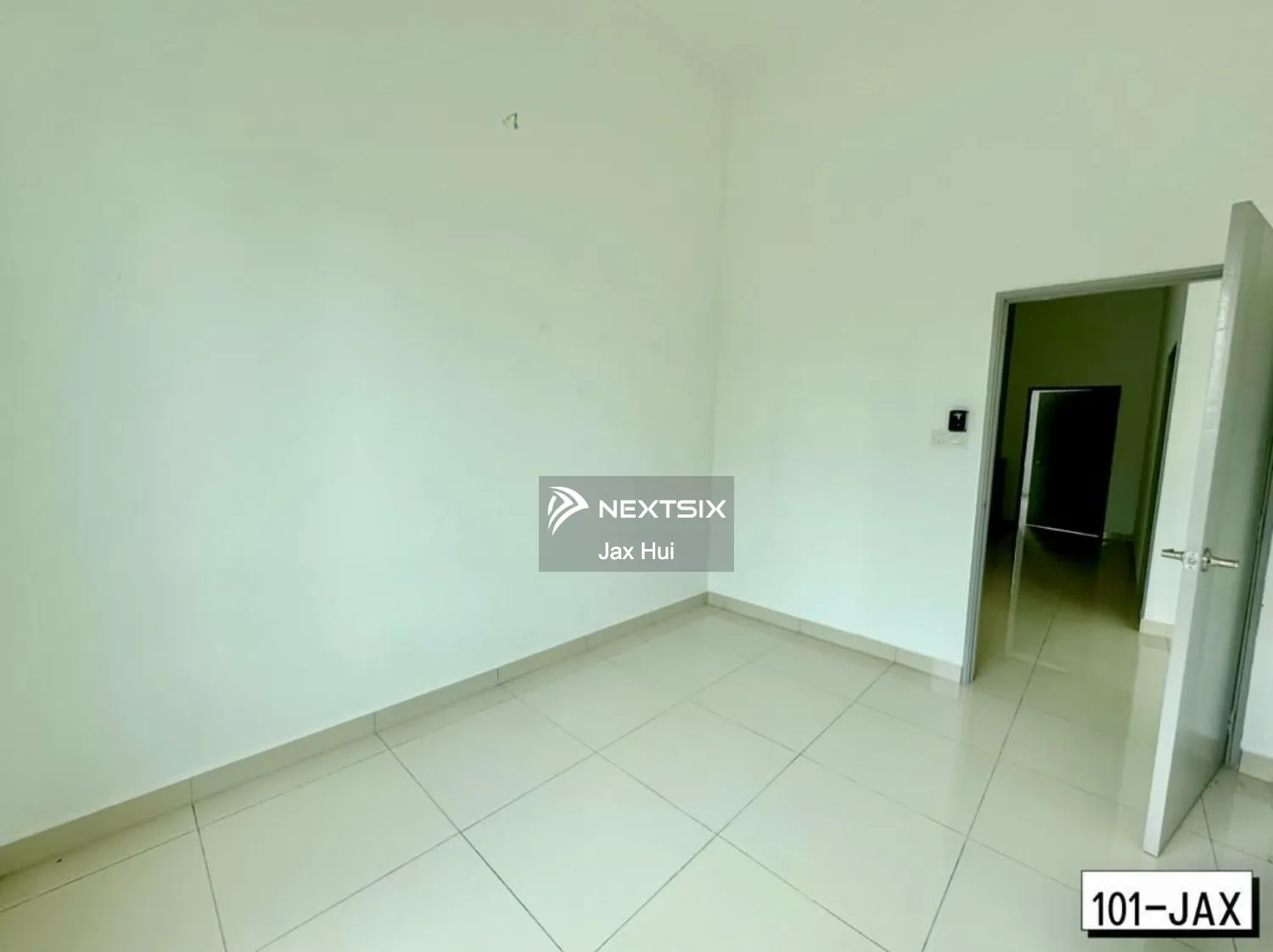 Semi-detached House For Sale in Klang Selangor - Image 9