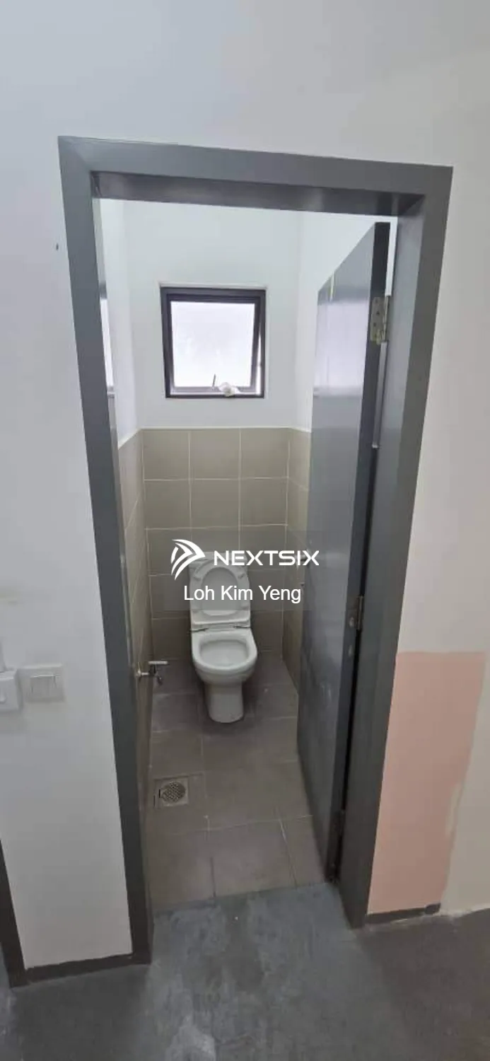 Shop For Rent in Gelang Patah Johor - Image 9