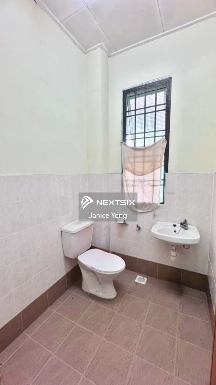 2-sty Terrace/Link House For Sale in Kulai Johor - Image 8