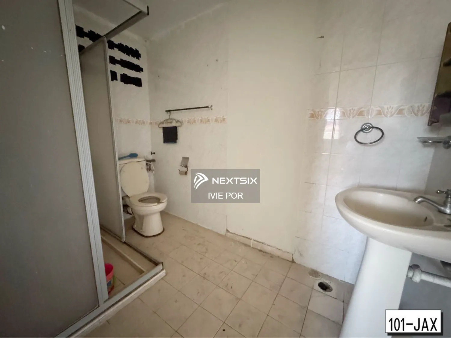 Bungalow For Sale in Klang Selangor - Image 10