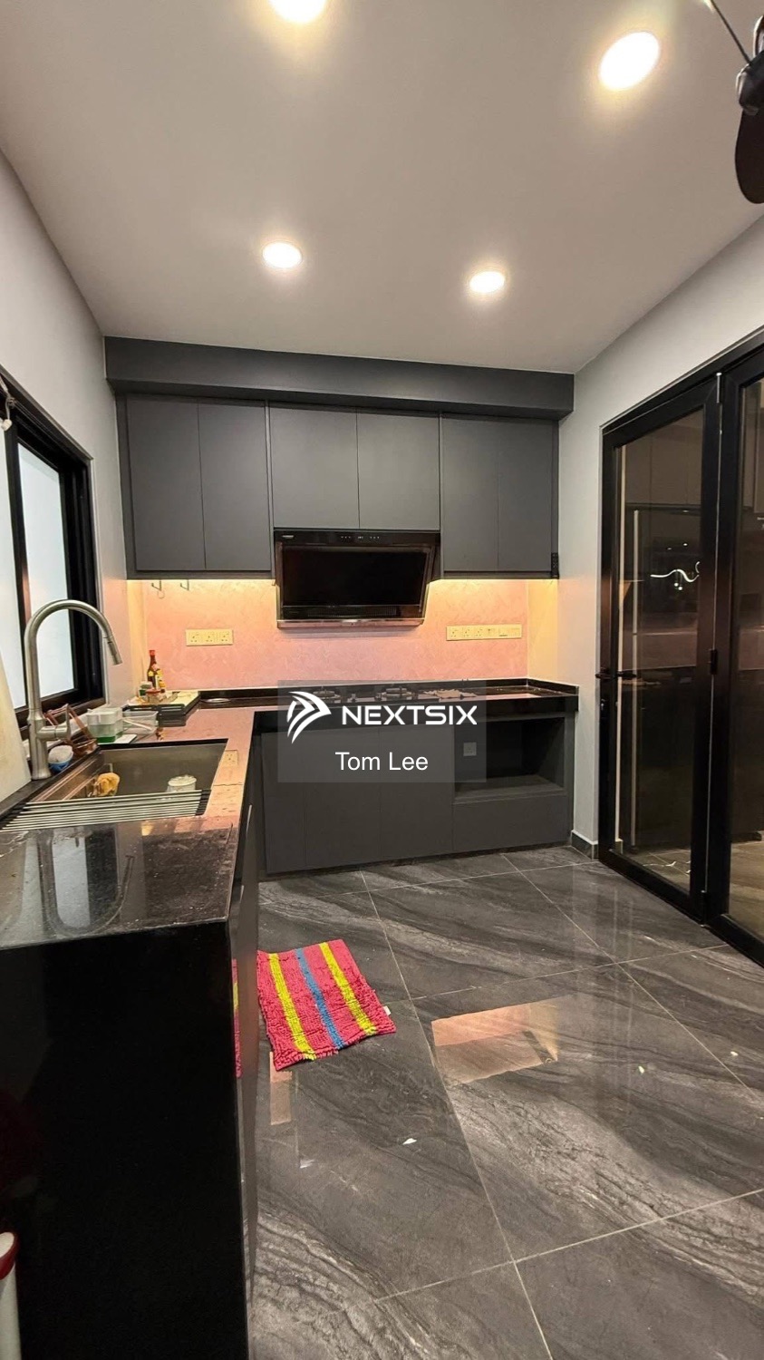 3-sty Terrace/Link House For Sale in Bandar Botanic Selangor - Image 8