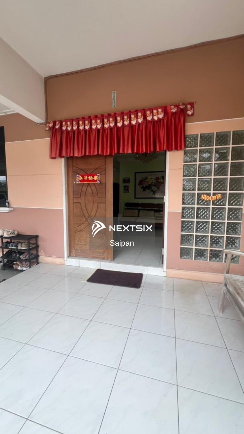 2.5-sty Terrace/Link House For Sale in Kuching Sarawak - Image 2