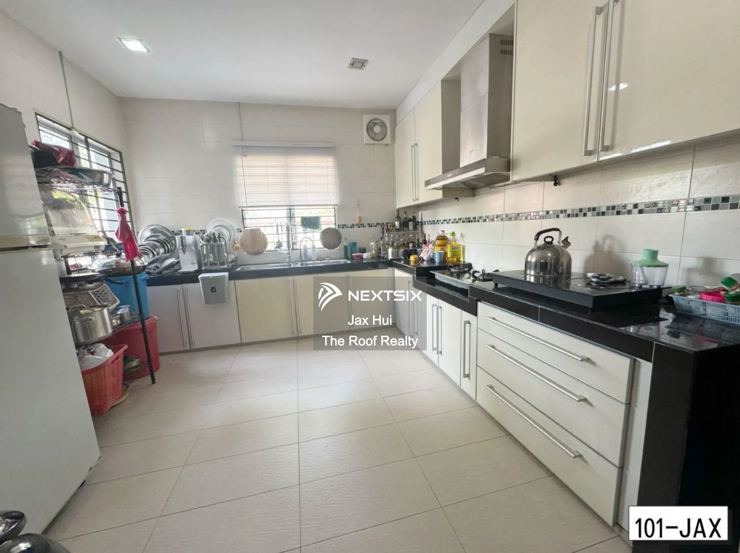 Semi-detached House For Sale in Aman Perdana Selangor - Image 6
