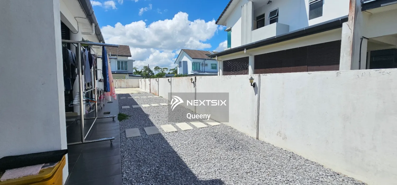 Semi-detached House For Sale in Kuching Sarawak - Image 8