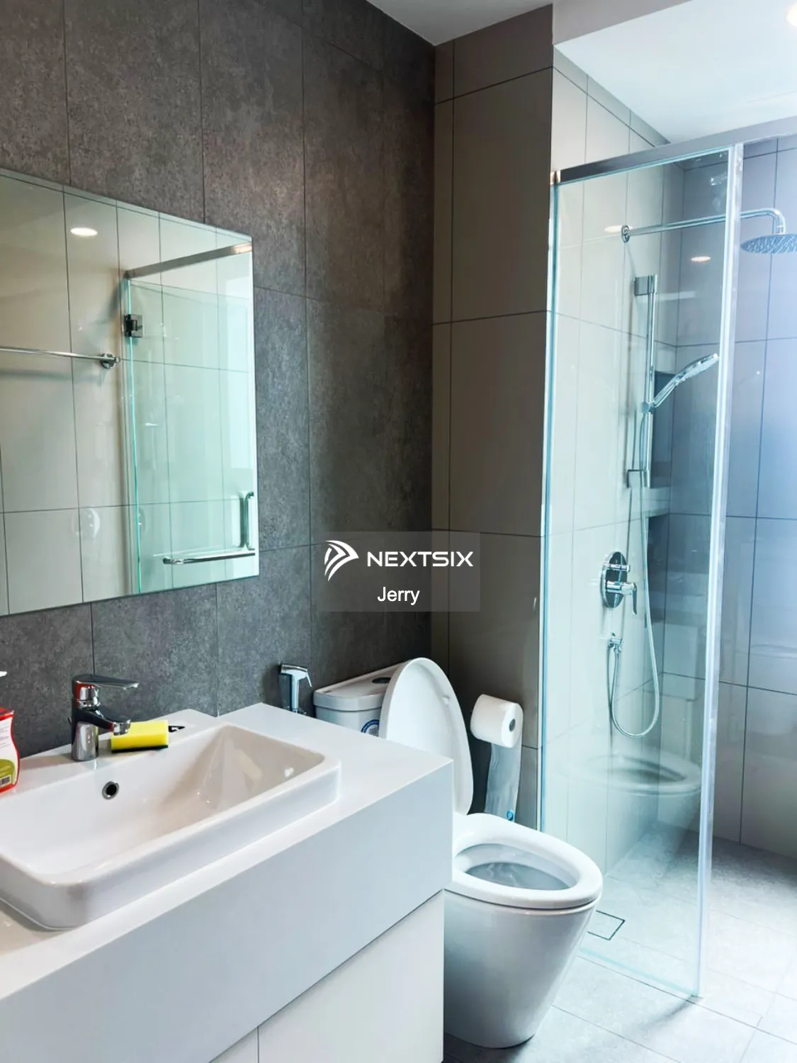 Condominium For Rent in Georgetown Penang - Image 9