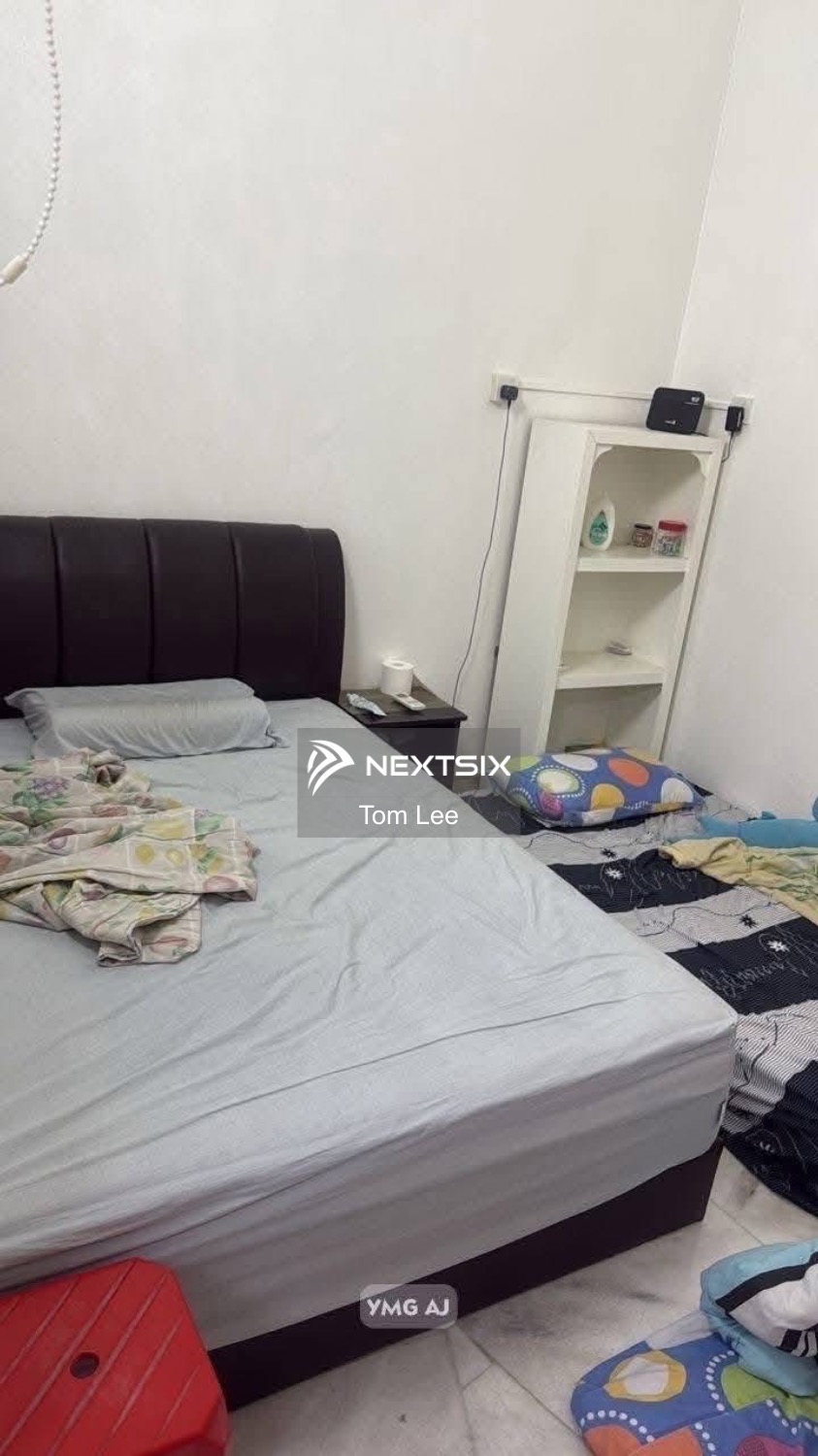 2-sty Terrace/Link House For Sale in Klang Selangor - Image 4