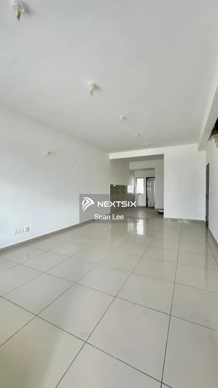 2-sty Terrace/Link House For Sale in Pekan Nanas Johor - Image 5