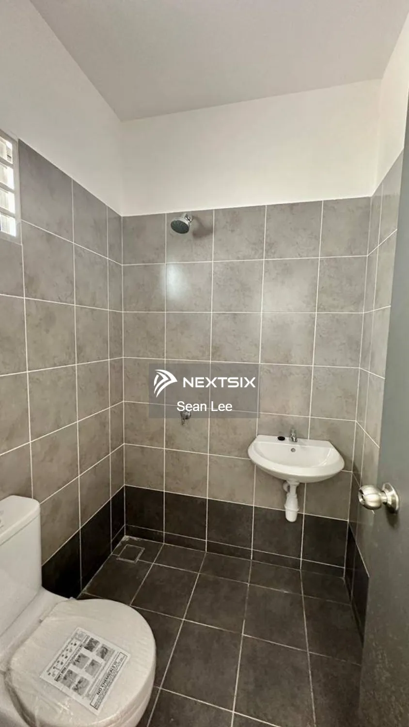 2-sty Terrace/Link House For Sale in Pekan Nanas Johor - Image 9