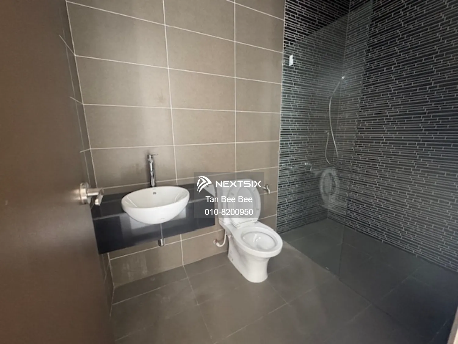 Semi-detached House For Sale in Ayer Baloi Johor - Image 26