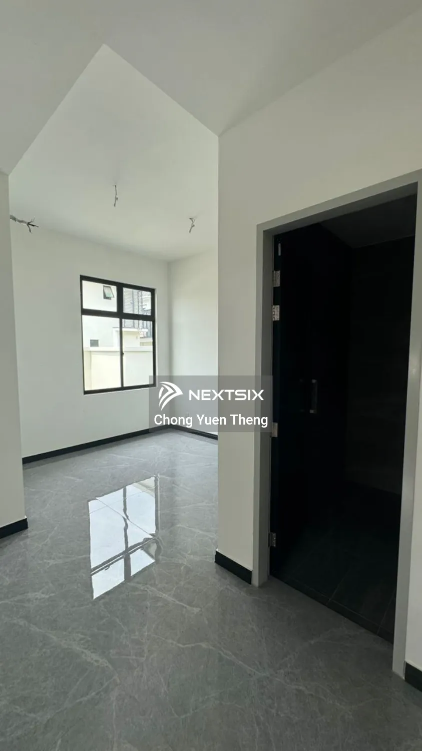 Semi-detached House For Sale in Johor Bahru Johor - Image 5