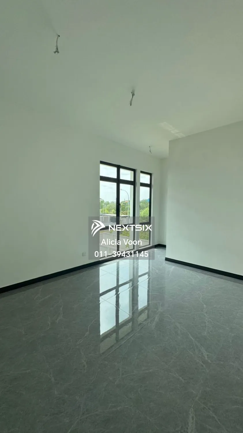 Semi-detached House For Sale in Setia Tropika Johor - Image 8