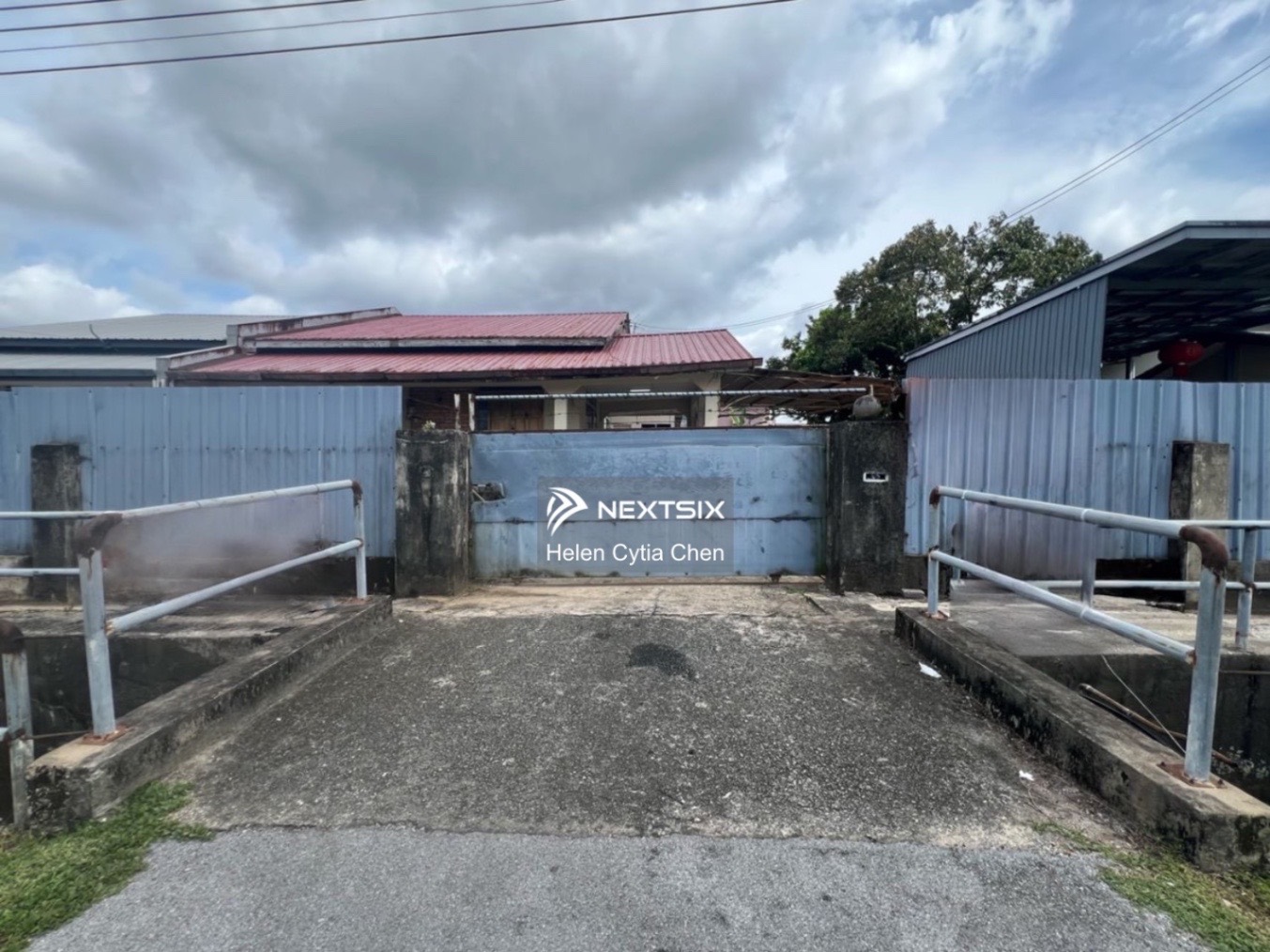 Semi-detached House For Sale in Kuching Sarawak - Image 8