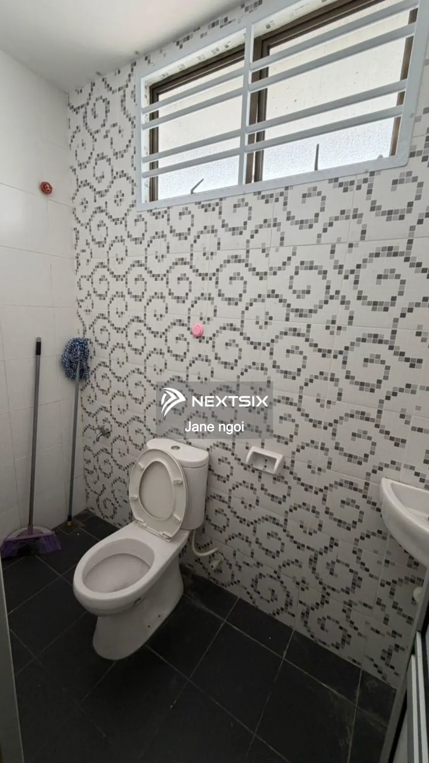2-sty Terrace/Link House For Rent in Ulu Tiram Johor - Image 16