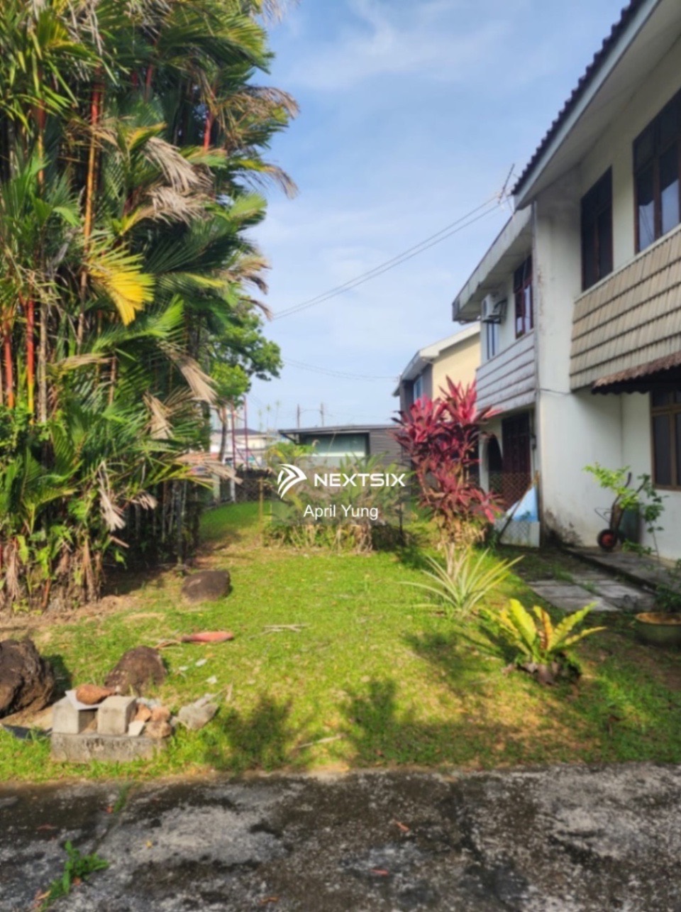 Semi-detached House For Sale in Kuching Sarawak - Image 9