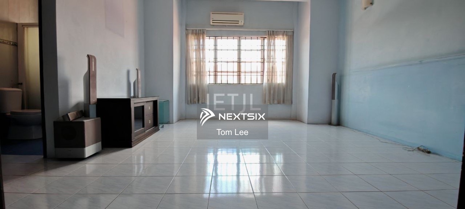 2-sty Terrace/Link House For Sale in Klang Selangor - Image 3