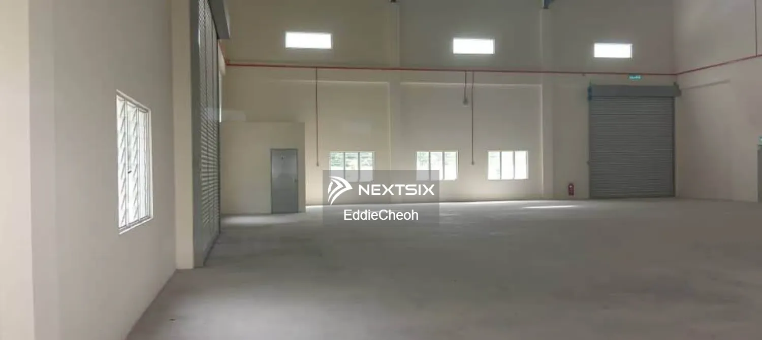 Detached Factory For Rent in Rawang Selangor - Image 5