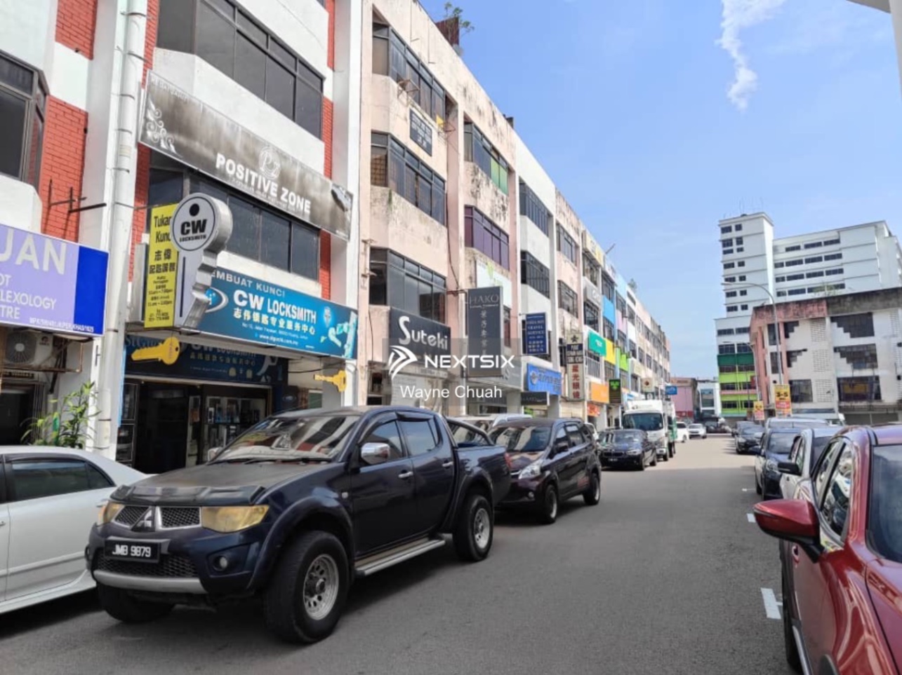 Shop For Sale in Kluang Johor