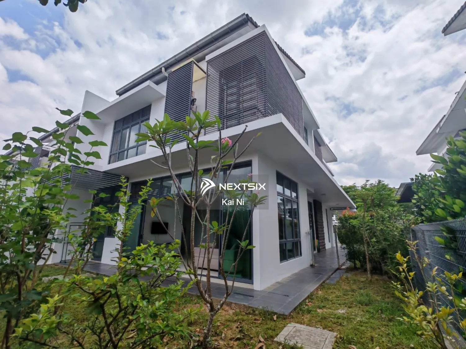 Semi-detached House For Sale in Permas Jaya Johor