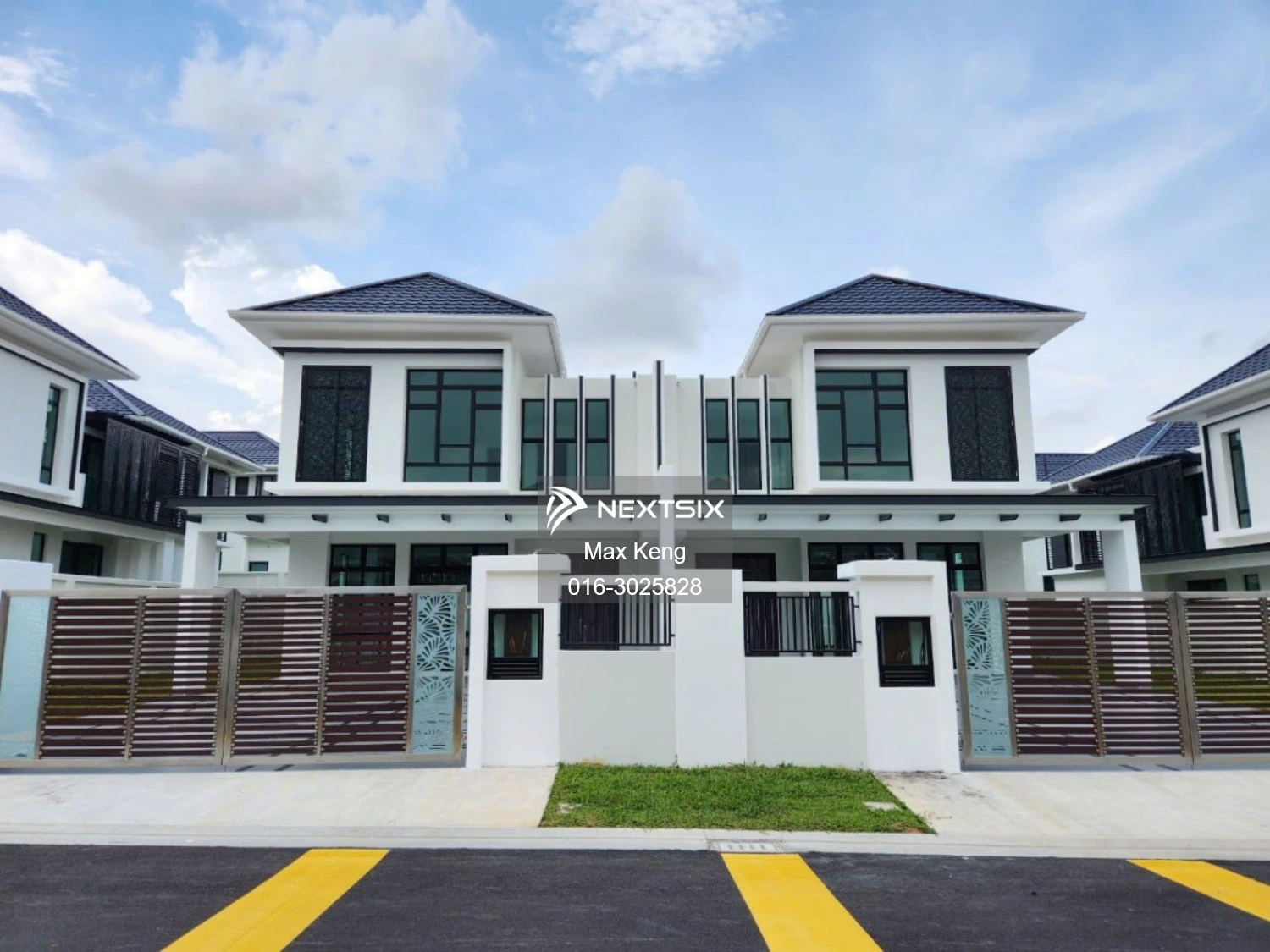 Semi-detached House For Sale in Setia Tropika Johor
