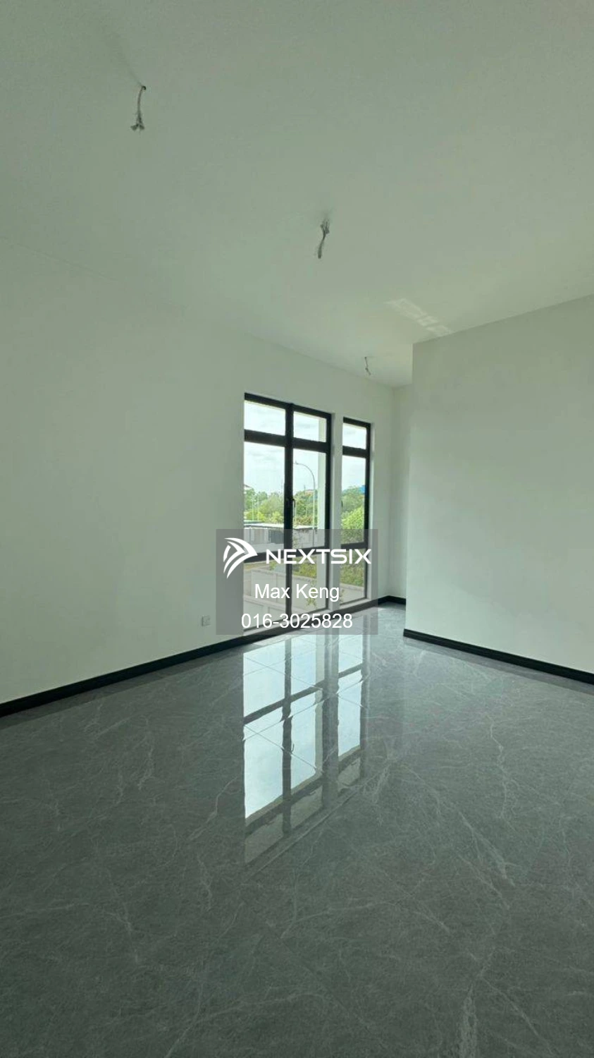 Semi-detached House For Sale in Setia Tropika Johor - Image 7