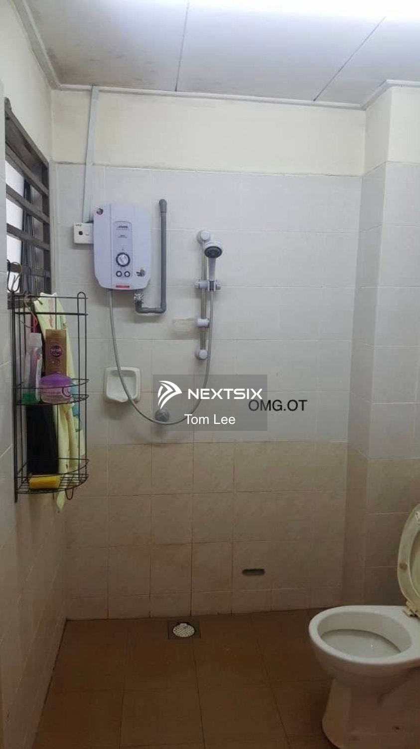2-sty Terrace/Link House For Sale in Bandar Botanic Selangor - Image 8