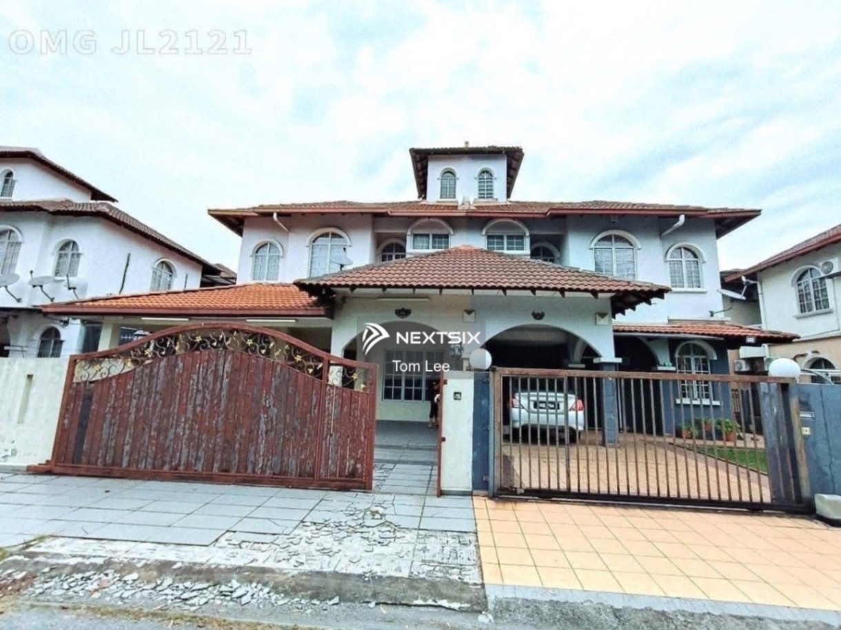 Semi-detached House For Sale in Shah Alam Selangor