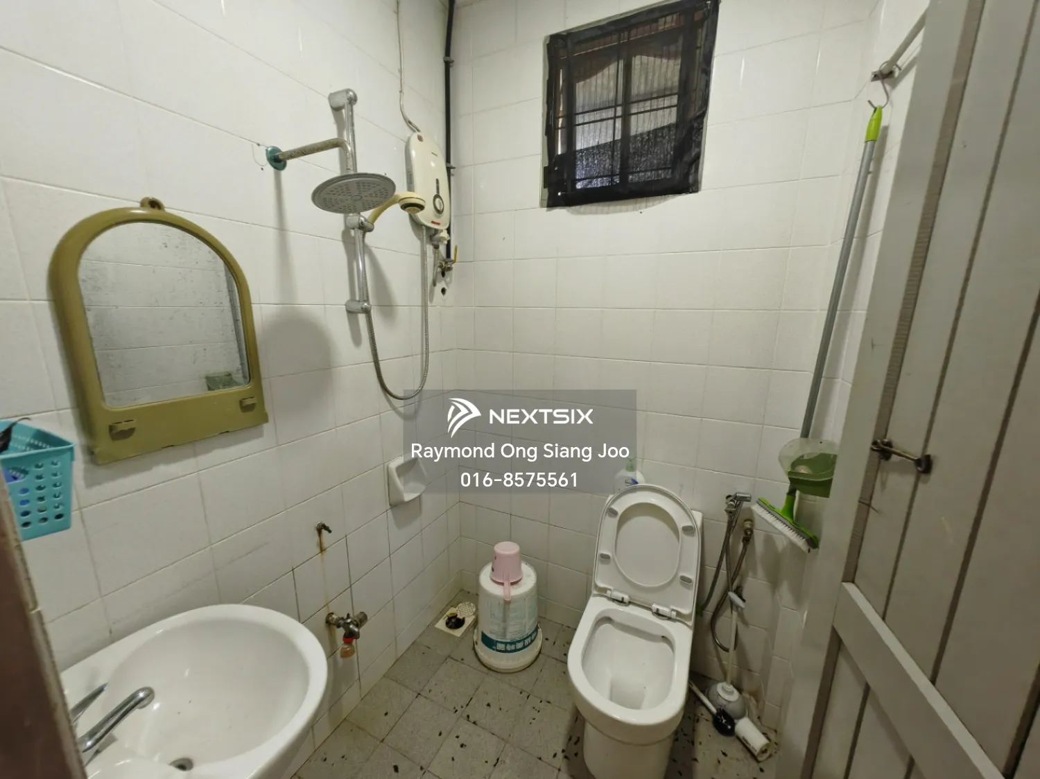 Semi-detached House For Sale in Kuching Sarawak - Image 11