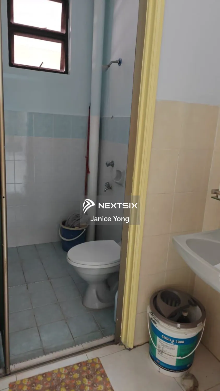 1.5-sty Terrace/Link House For Rent in Ulu Tiram Johor - Image 7