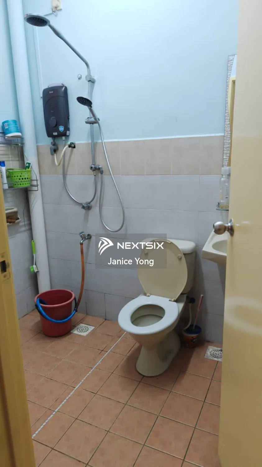 1.5-sty Terrace/Link House For Rent in Ulu Tiram Johor - Image 8