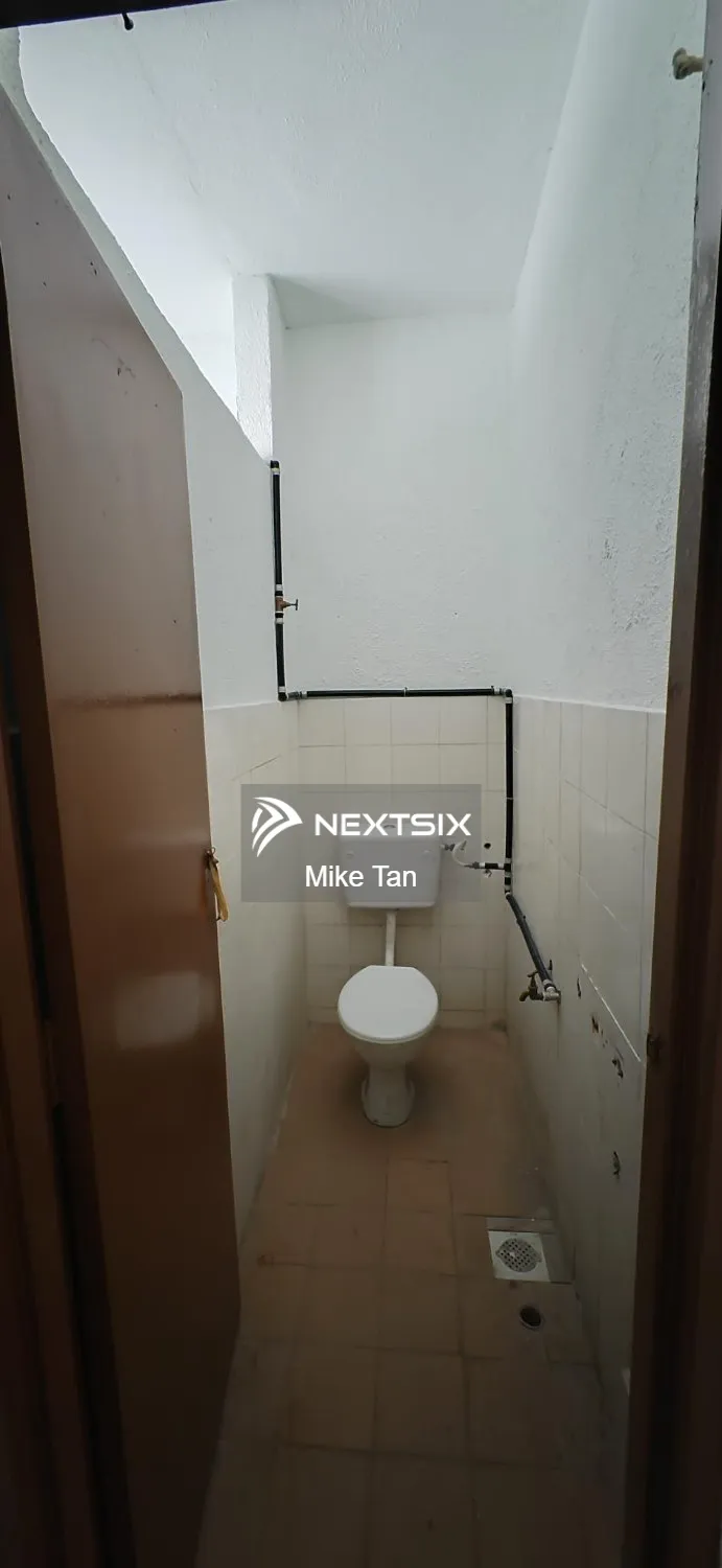 Shop For Rent in Nilai Negeri Sembilan - Image 8