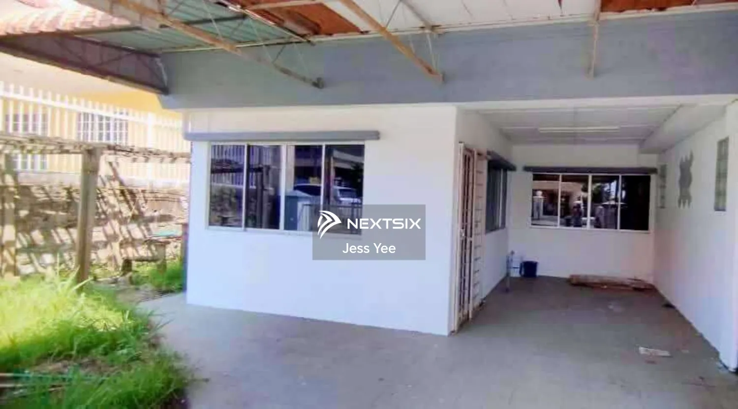 Semi-detached House For Sale in Tawau Sabah - Image 6