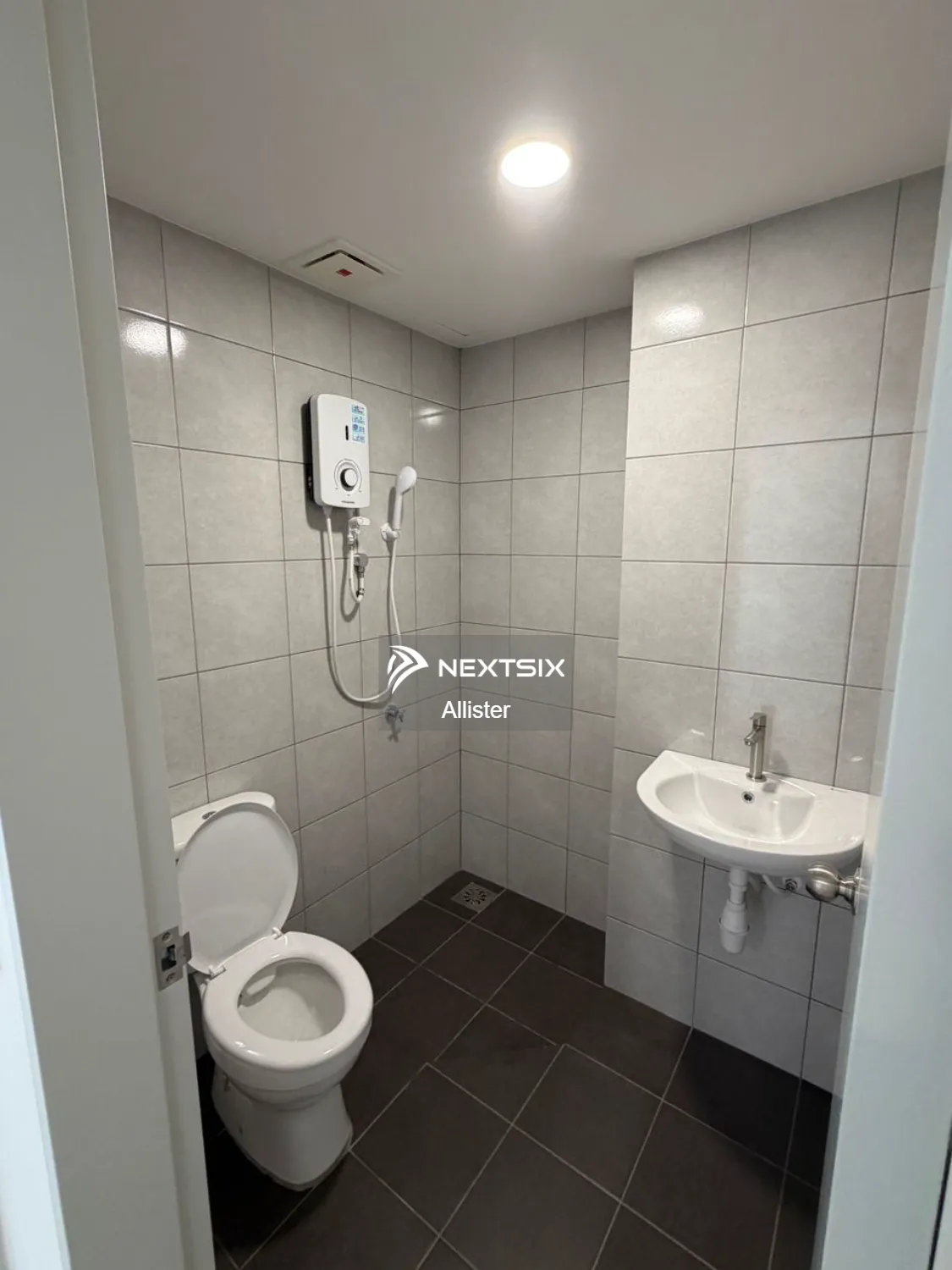 Serviced Residence For Rent in Setia Alam Selangor - Image 7