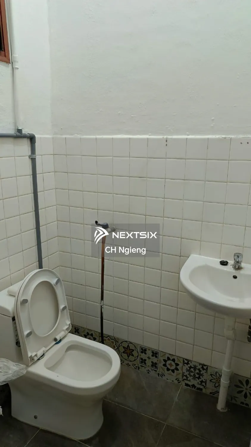 1-sty Terrace/Link House For Rent in Ayer Baloi Johor - Image 8