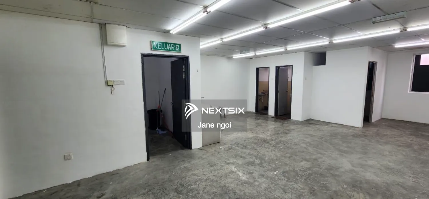 Shop For Rent in Permas Jaya Johor - Image 2