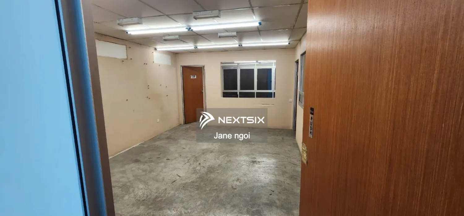 Shop For Rent in Permas Jaya Johor - Image 4