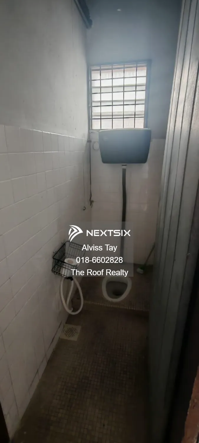 Shop For Rent in Kluang Johor - Image 9