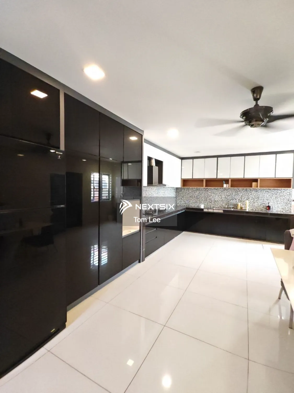 Semi-detached House For Sale in Klang Selangor - Image 4