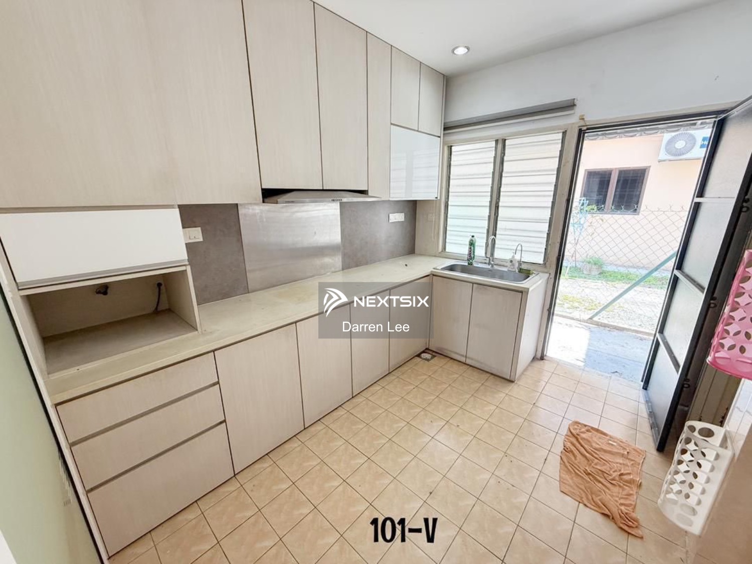 2-sty Terrace/Link House For Sale in Bandar Botanic Selangor - Image 2