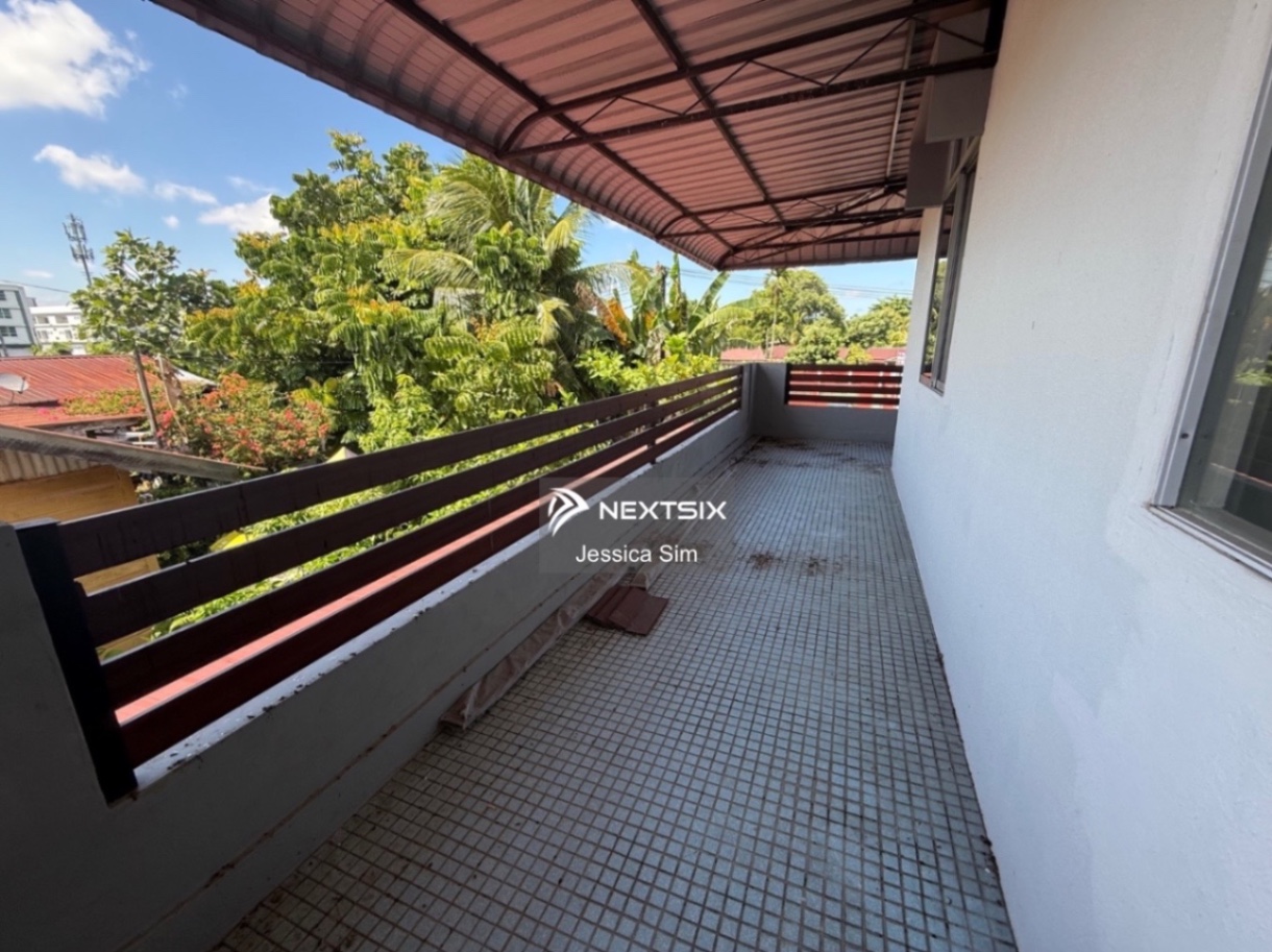 Semi-detached House For Sale in Kuching Sarawak - Image 6