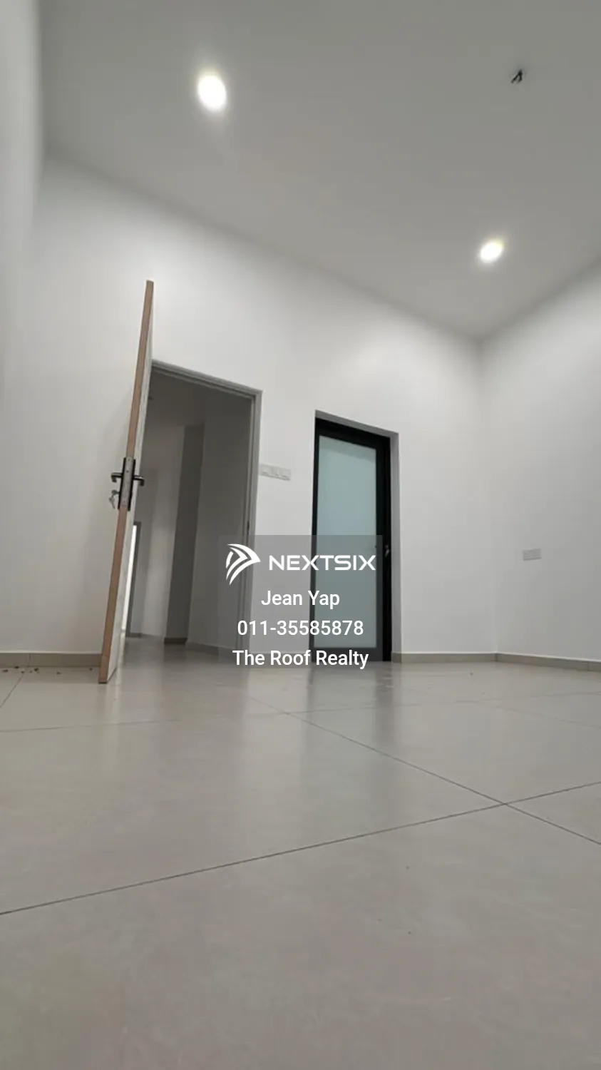 Bungalow For Sale in Pekan Nanas Johor - Image 5