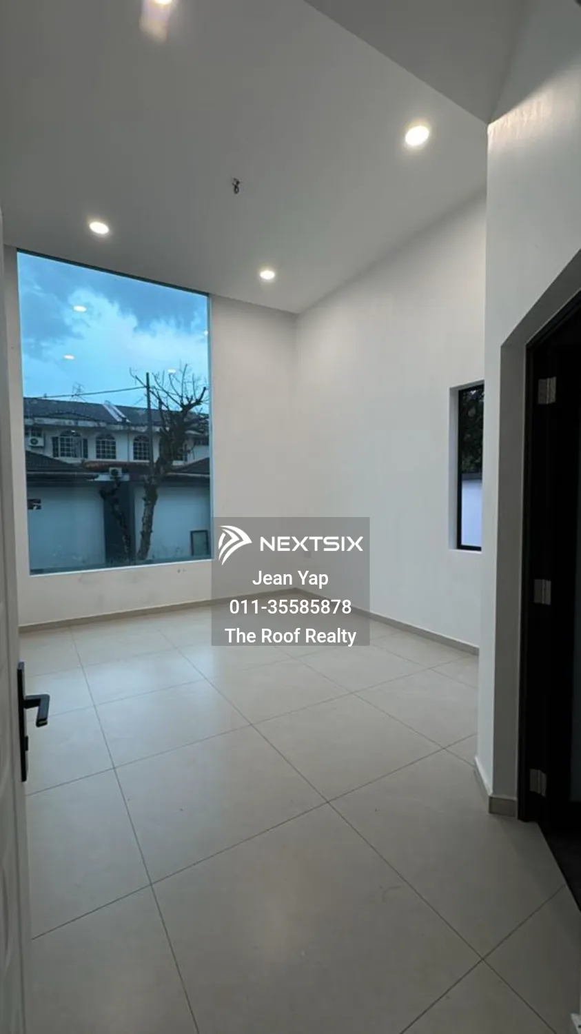 Bungalow For Sale in Pekan Nanas Johor - Image 6