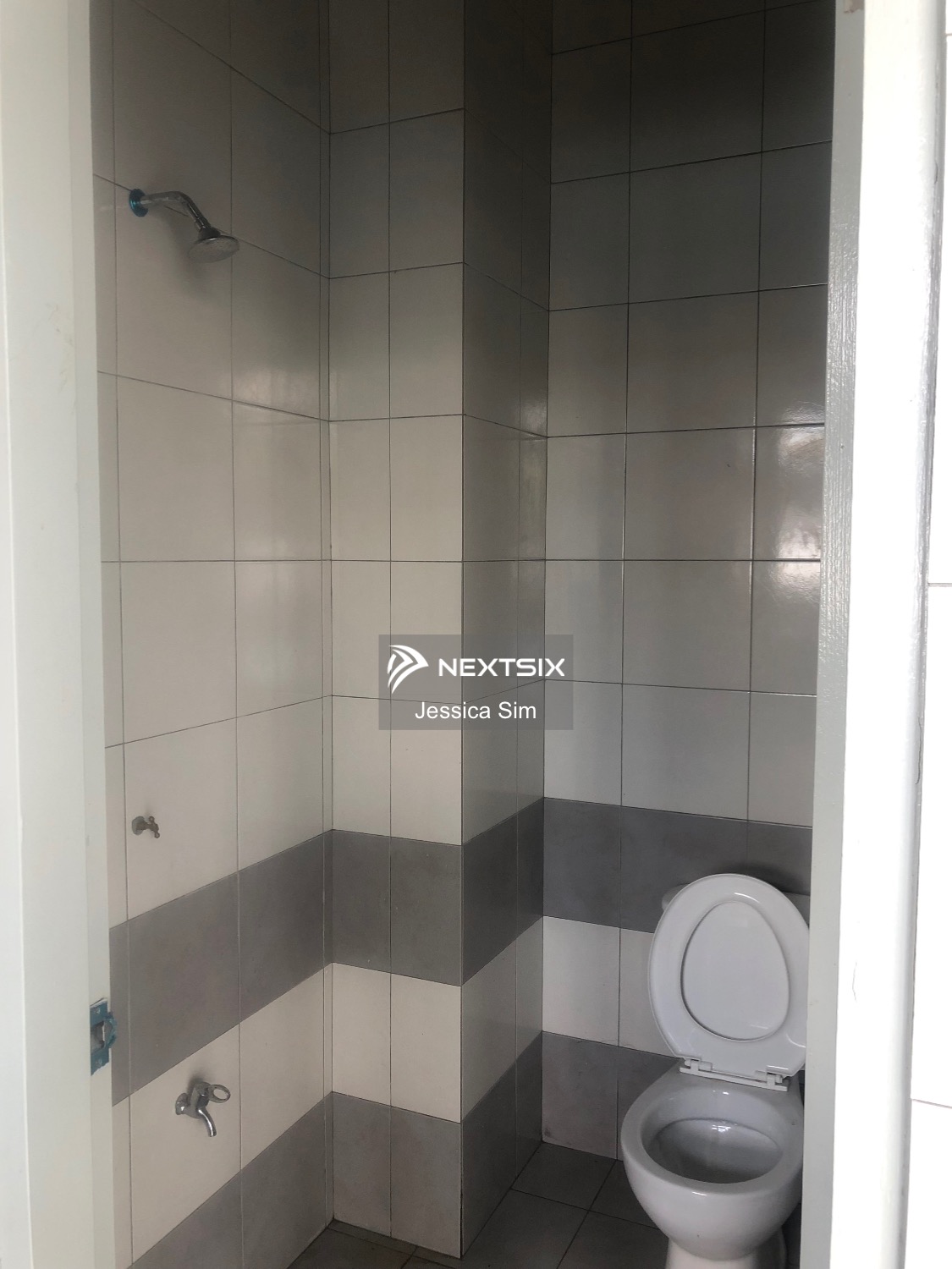 Shop For Rent in Kuching Sarawak - Image 5