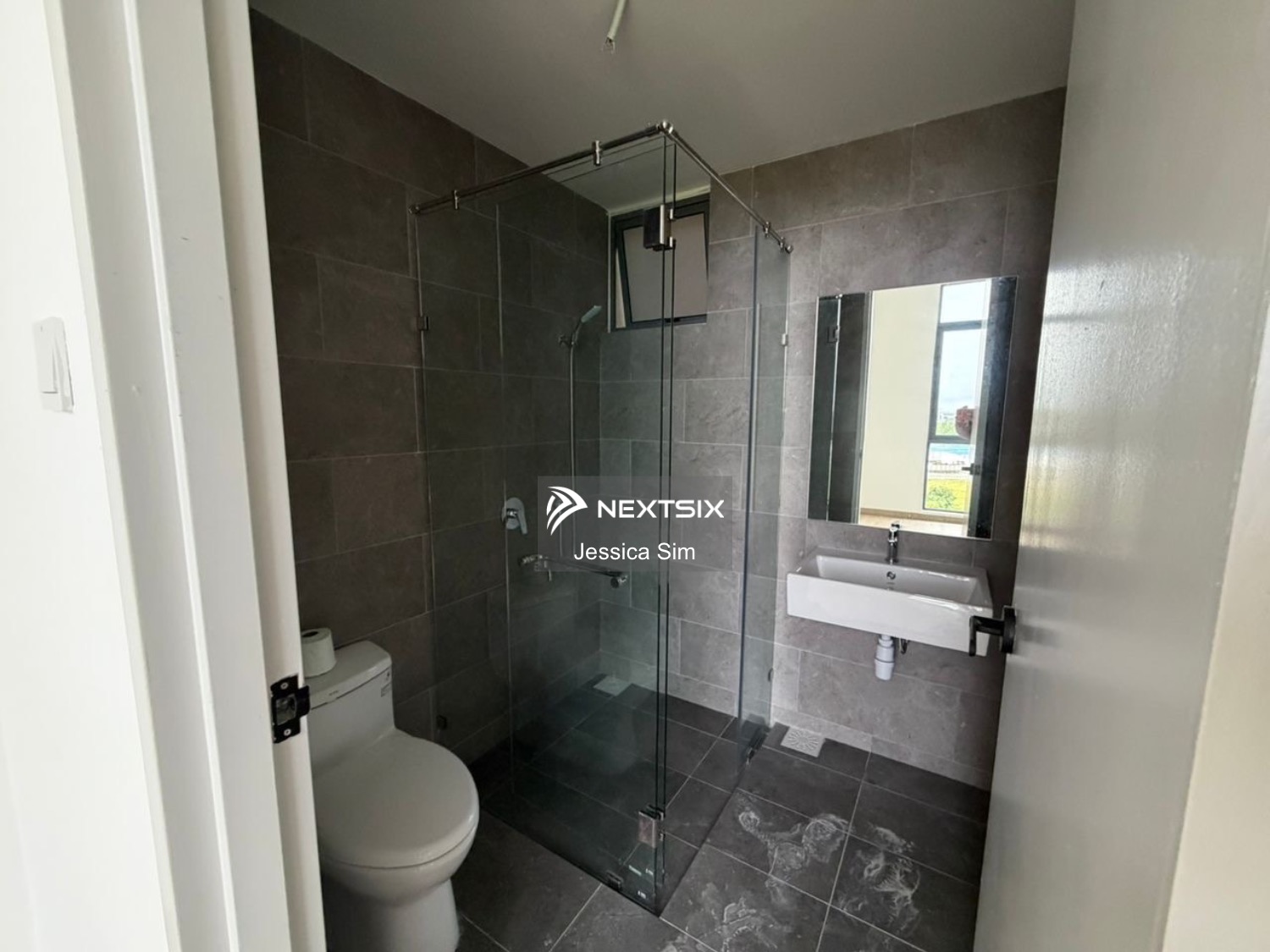 Serviced Residence For Rent in Kuching Sarawak - Image 5