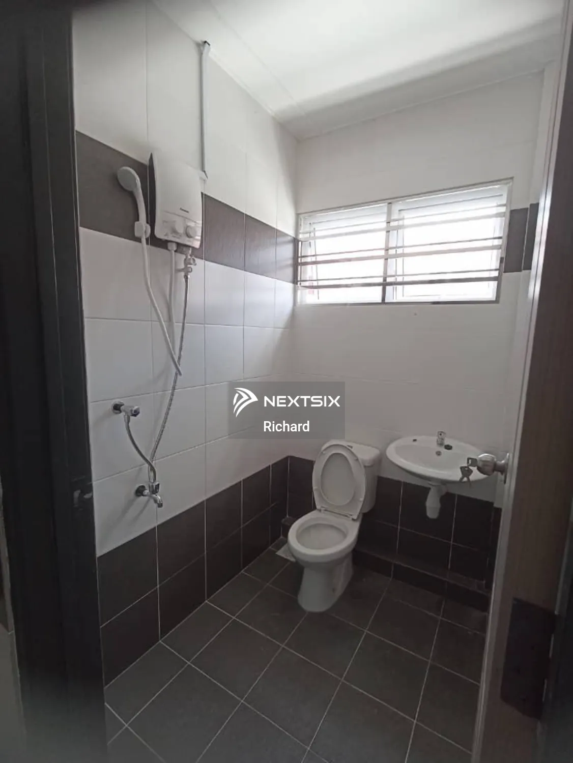 2-sty Terrace/Link House For Rent in Kota Samarahan Sarawak - Image 6