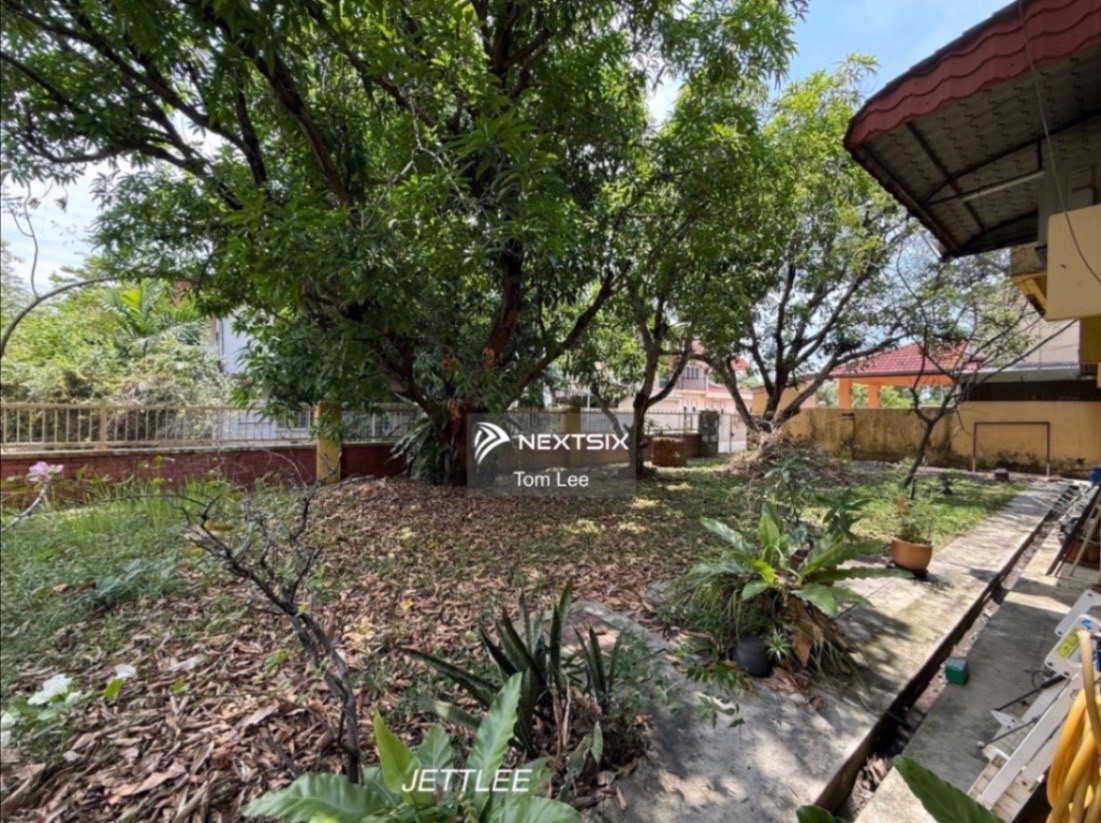 Semi-detached House For Sale in Klang Selangor - Image 9