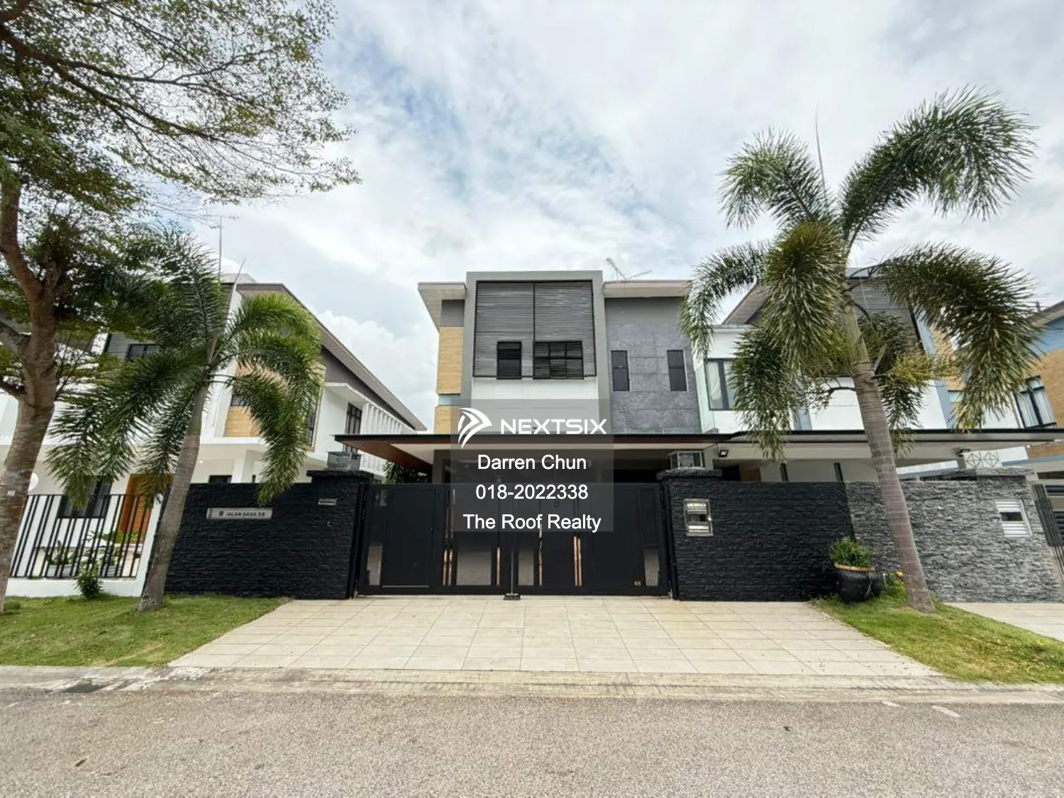 Semi-detached House For Sale in Ulu Tiram Johor