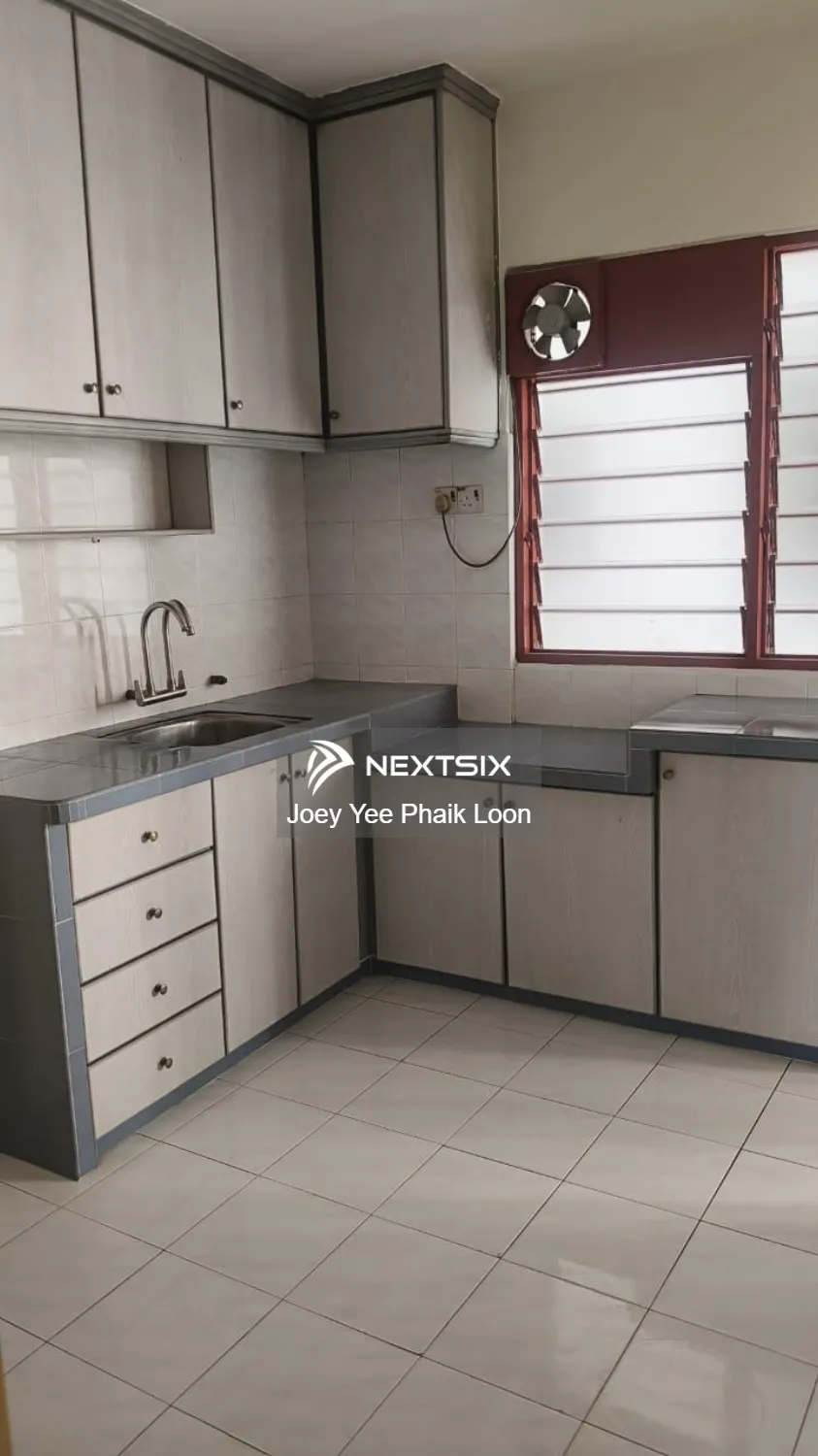 Apartment For Sale in Gelugor Penang